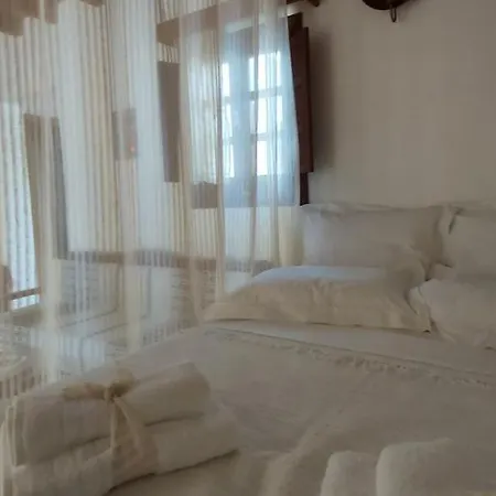 Traditional House In Asfendiou וילה