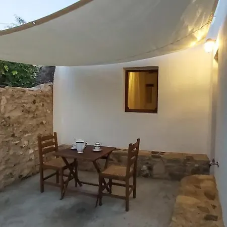 Villa Traditional House In Asfendiou