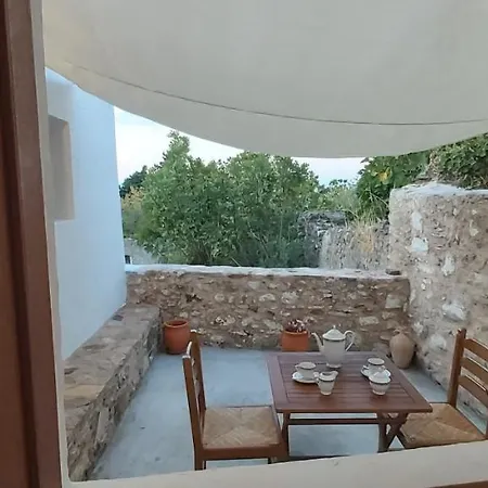 Villa Traditional House In Asfendiou